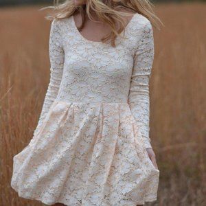 Free People Women's Cream Lace Long sleeve Scoopneck Midi Party Dress Size Small